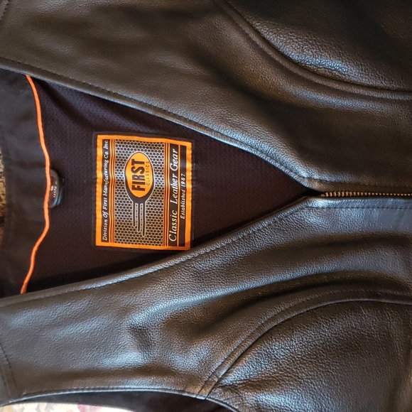 Black Women's Leather Vest - Picture 6 of 10